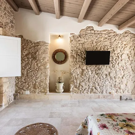 Casale Micale Farm stay *
